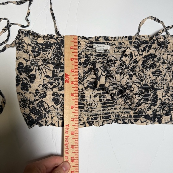 American Eagle Cold Shoulder Top Ruffle Beige Black Size Medium Floral - Picture 3 of 8